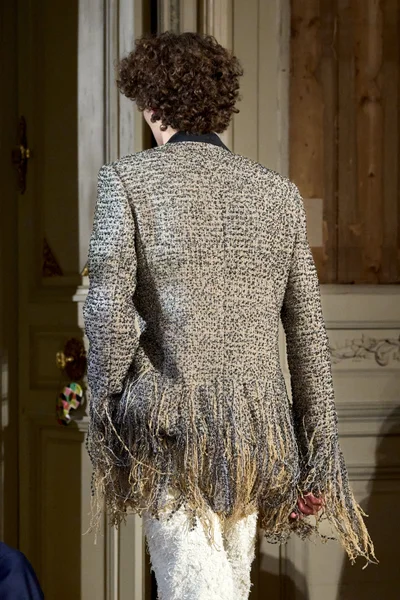 Look 29